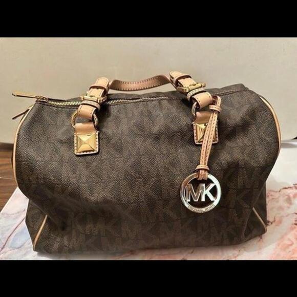 Elevate Your Everyday Look w/ the Gently Loved Michael Kors Brown Monogram Bag - Picture 1 of 10
